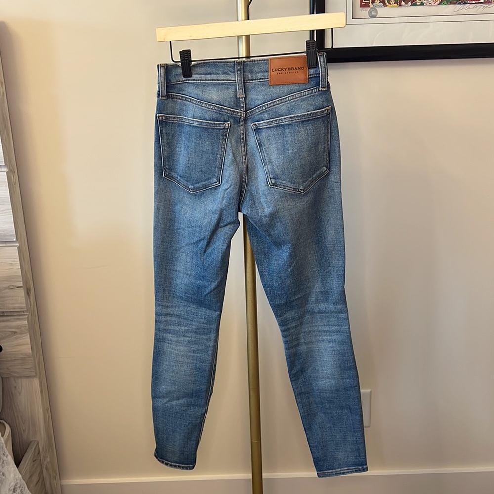 Preloved Lucky brand size 26/2 distressed - Picture 2 of 2